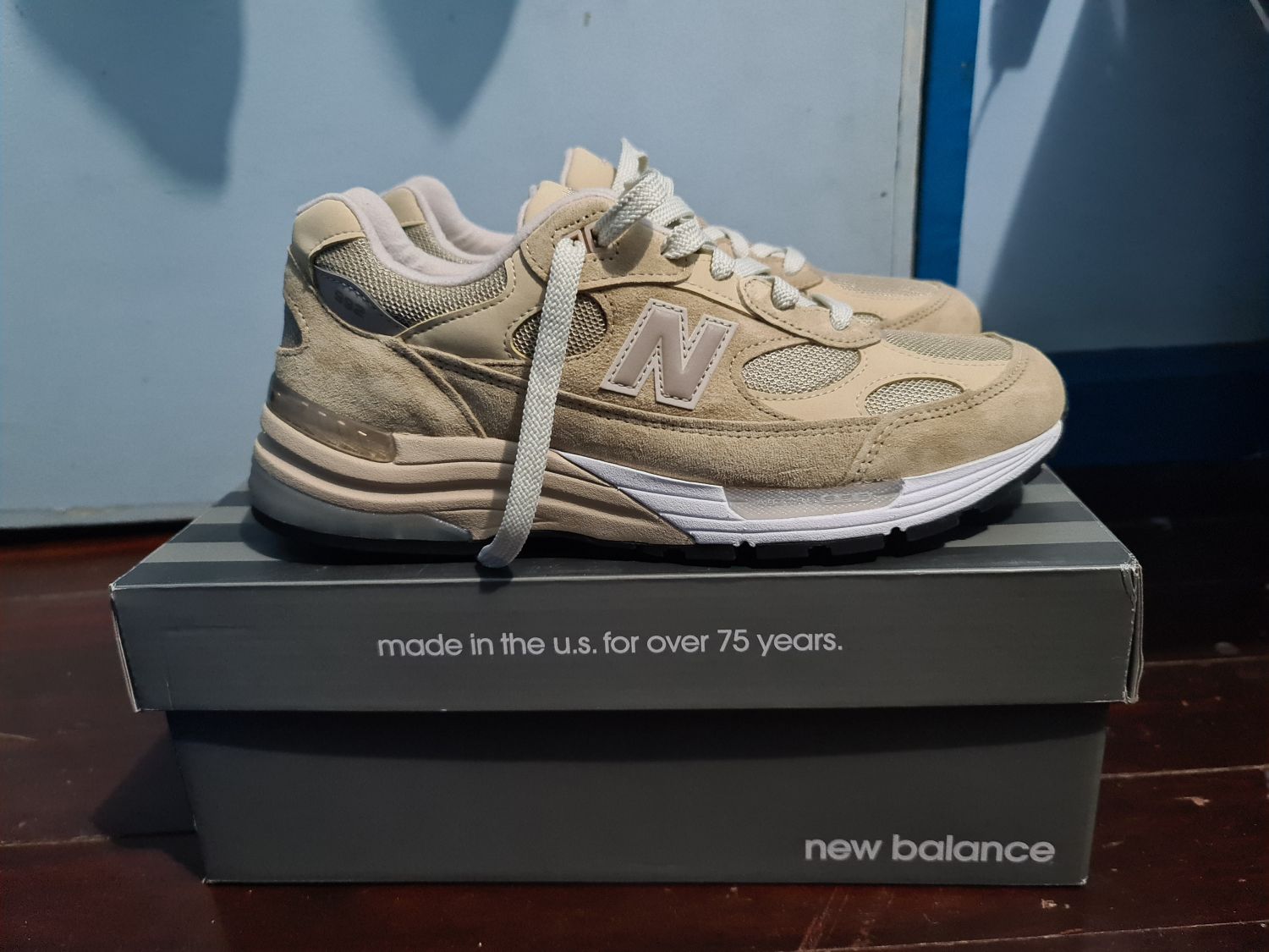 tan new balance 992