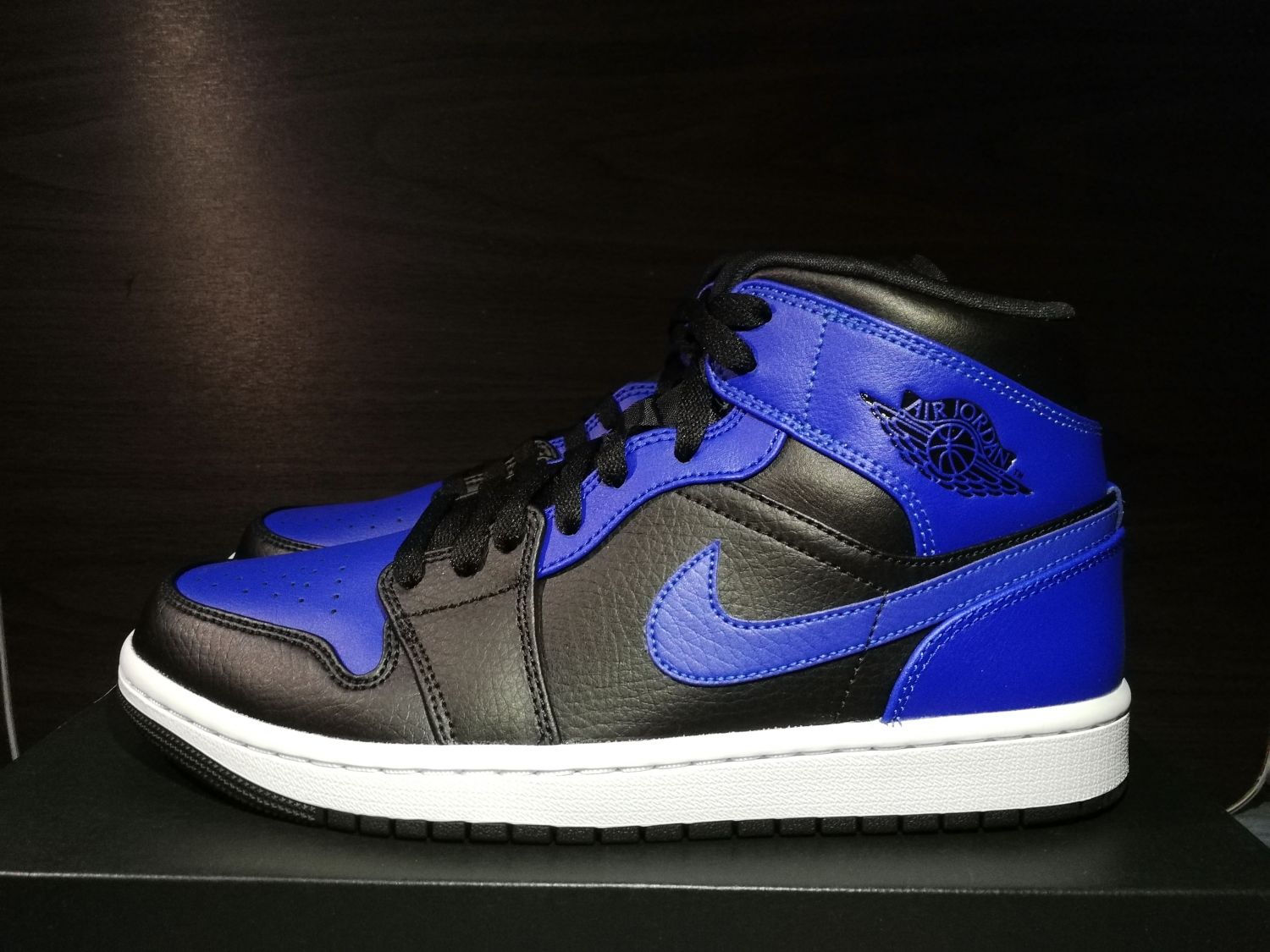 jordan 1 mid hyper royal tumbled leather