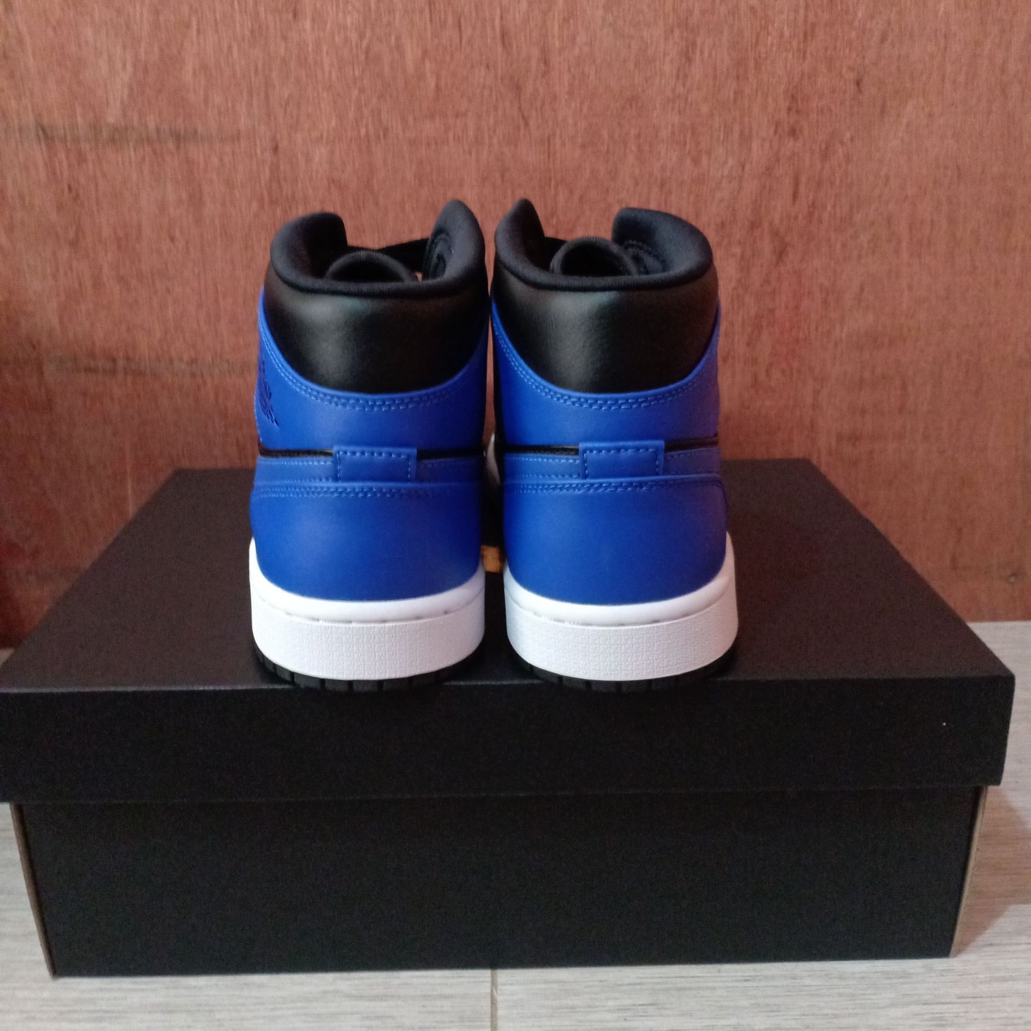 jordan 1 mid hyper royal tumbled leather
