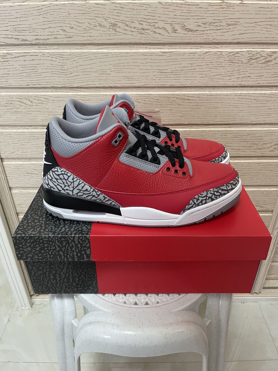 retro 3 se fire red