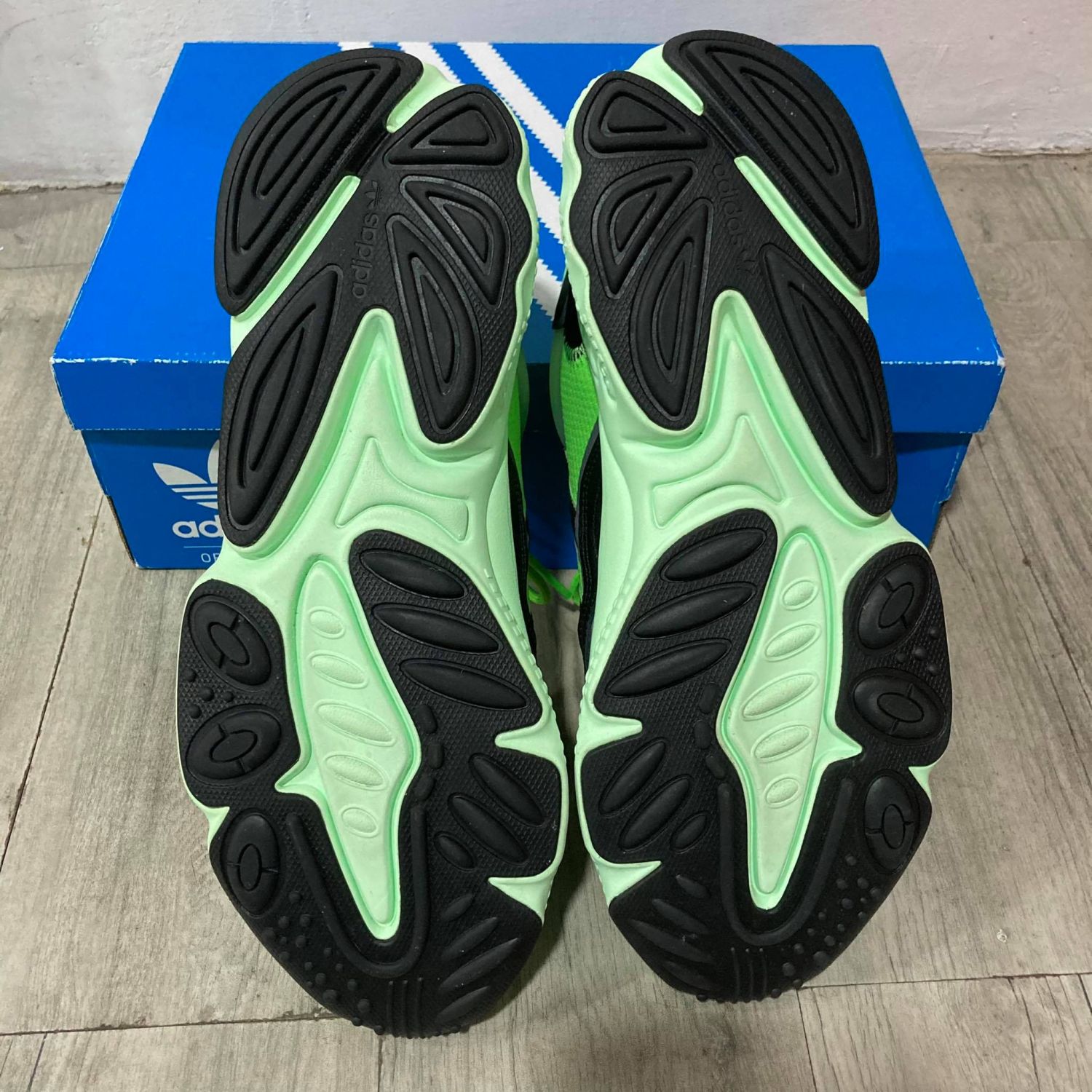 adidas neon green ozweego