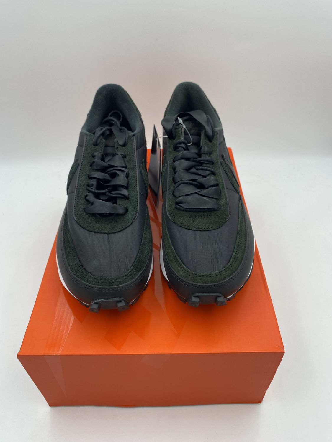 nike ld waffle sacai black nylon on feet