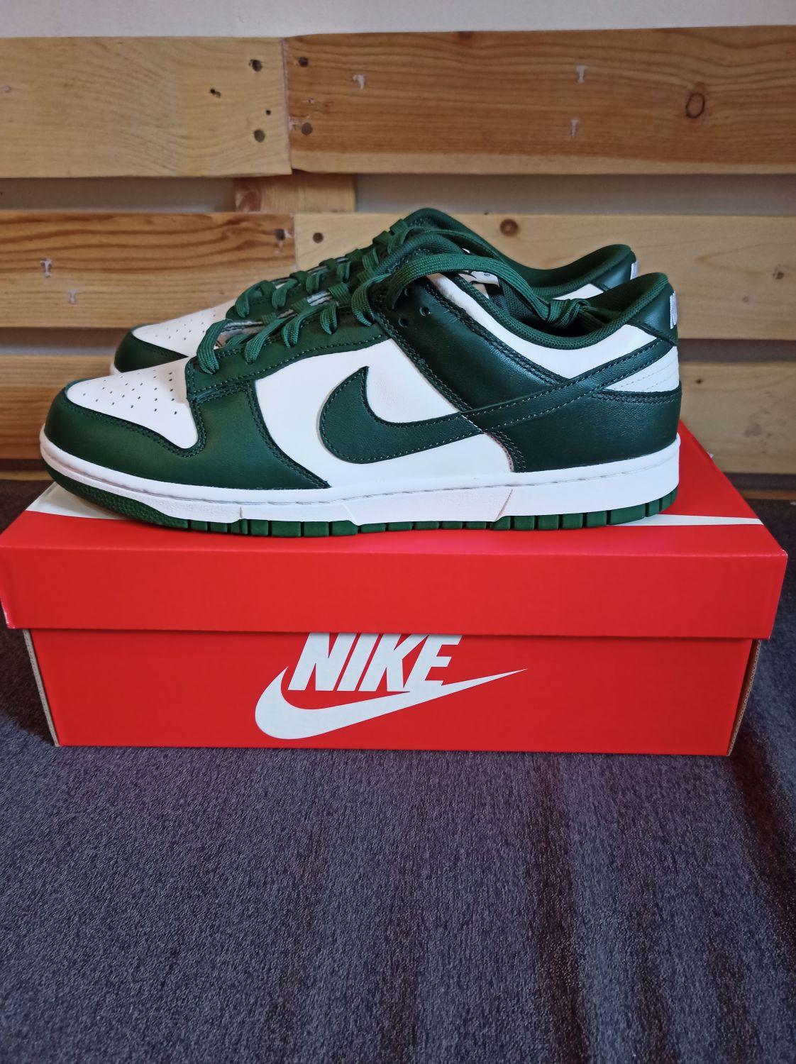 nike spartan green low