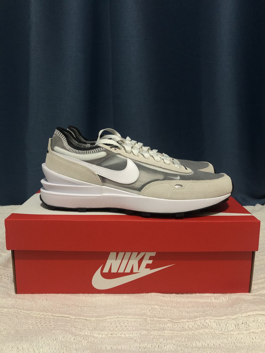 nike waffle one men's summit white