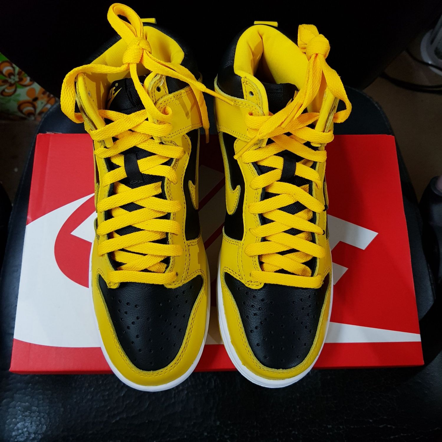 nike dunk high varsity maize stores
