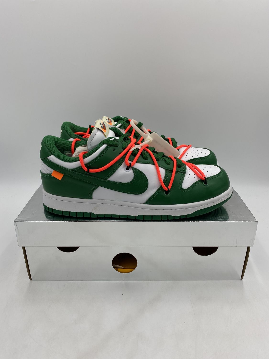 nike dunk off white pine green