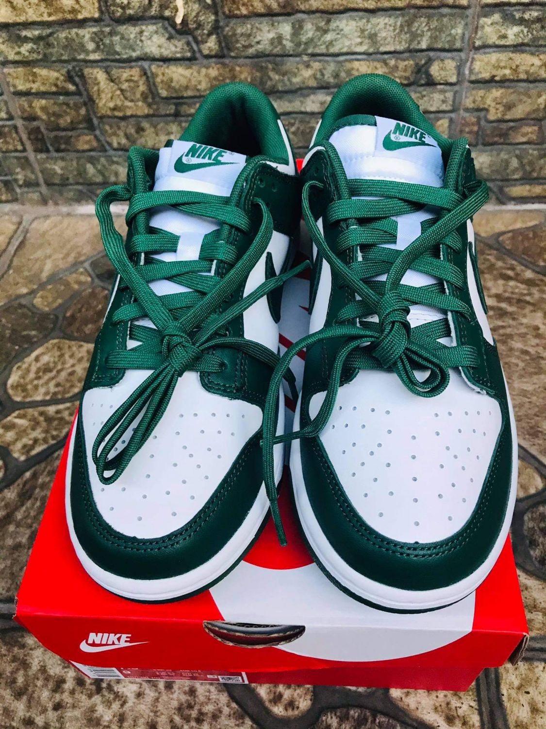 varsity green dunk low release date