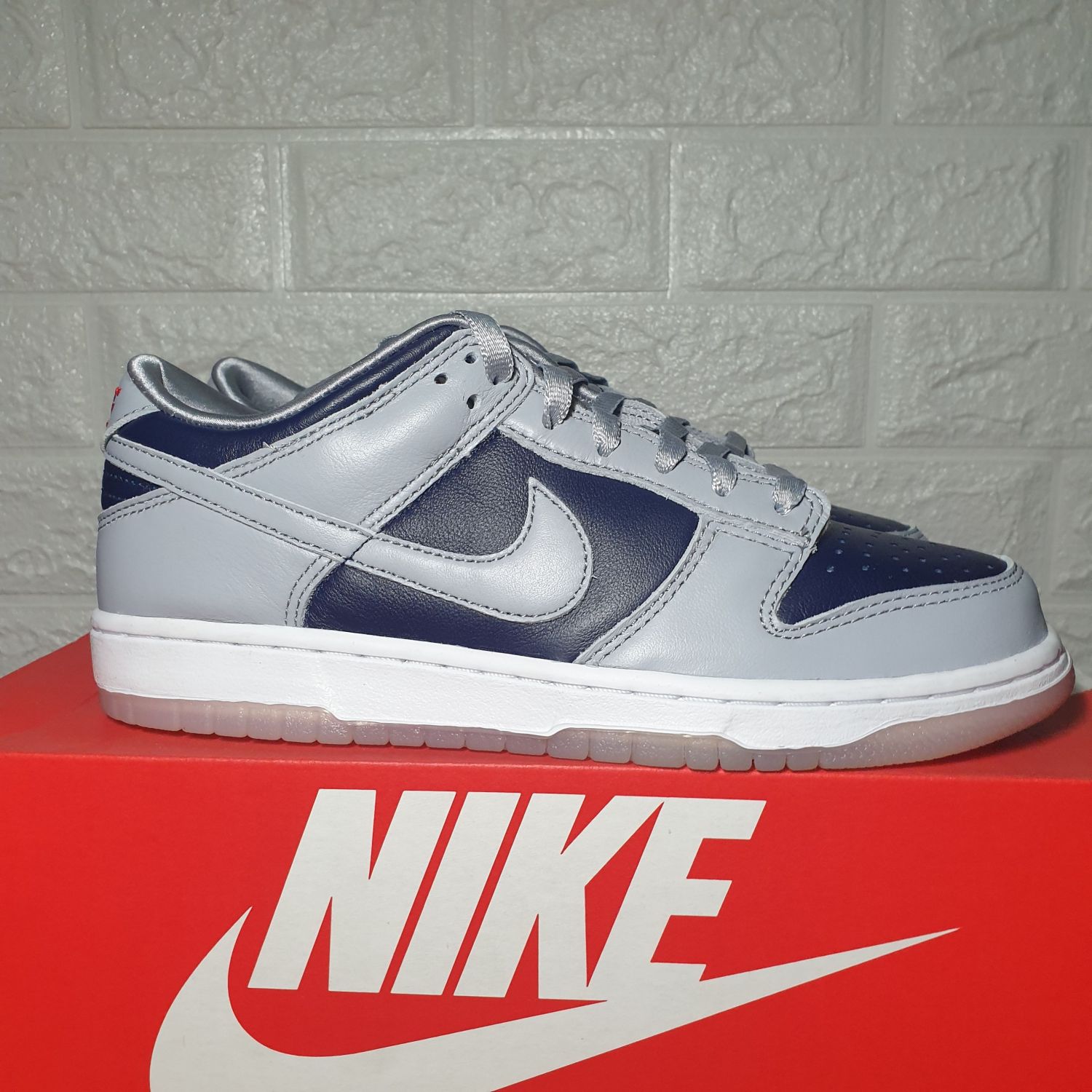 nike dunk navy grey