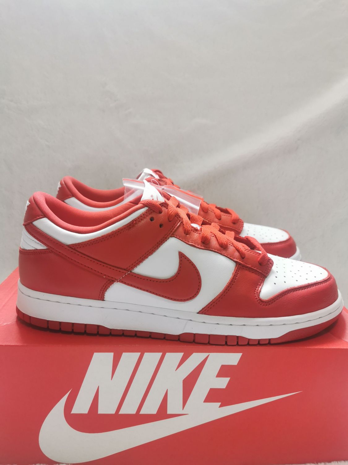 university red nike dunk low