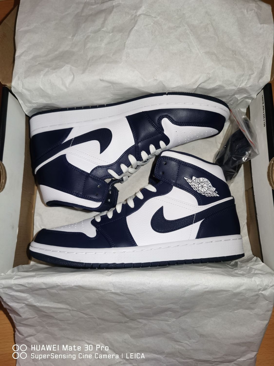 Jordan 1 mid sale obsidian white gold