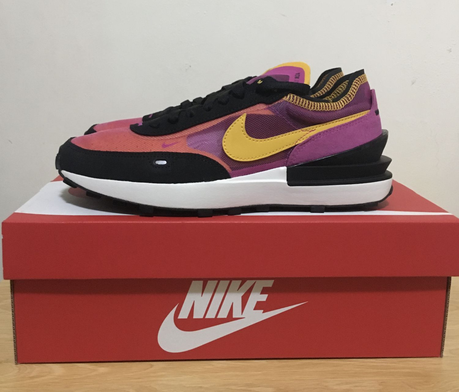 nike waffle one active fuchsia stockx