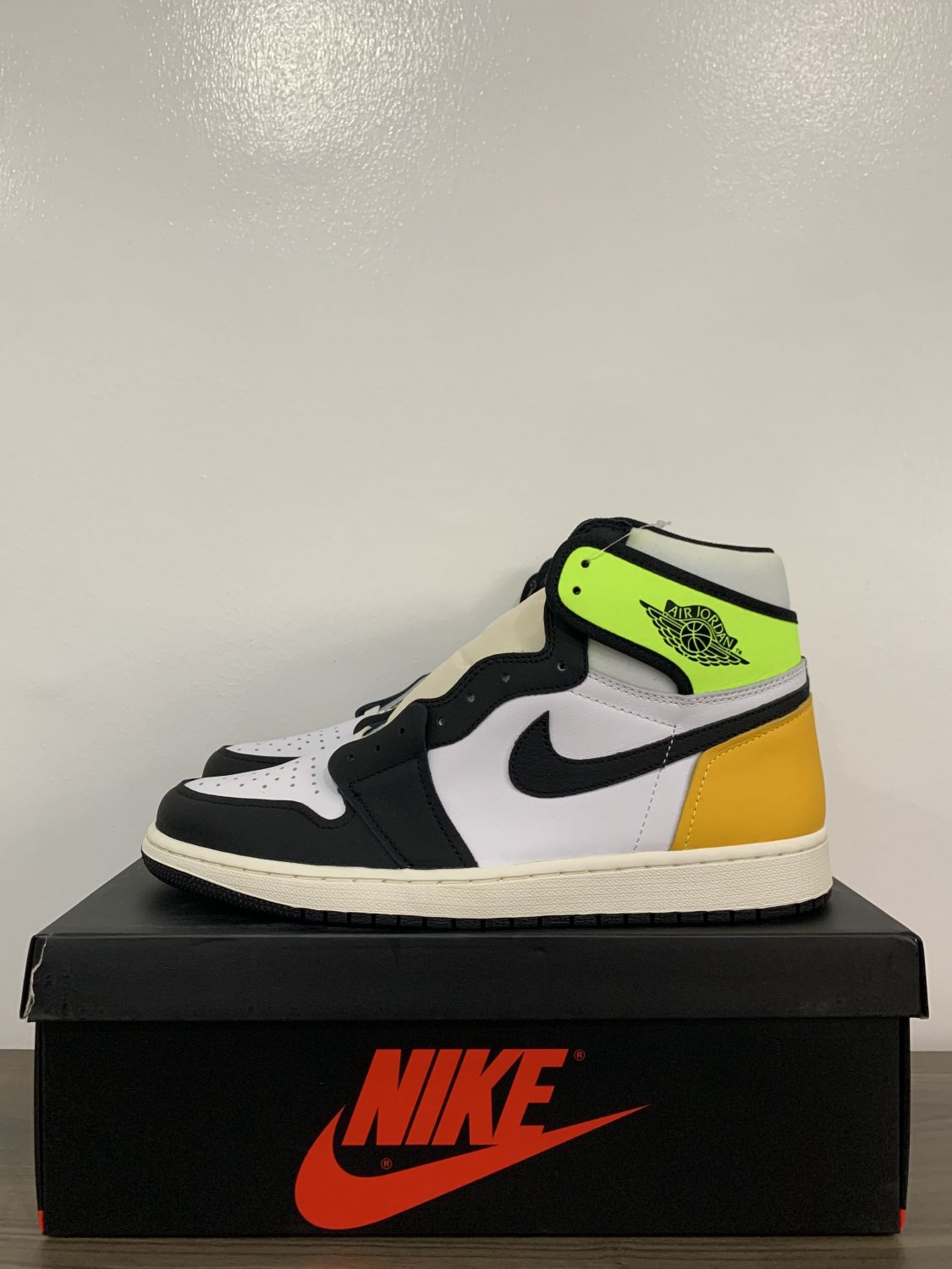 retro 1 high og white black volt
