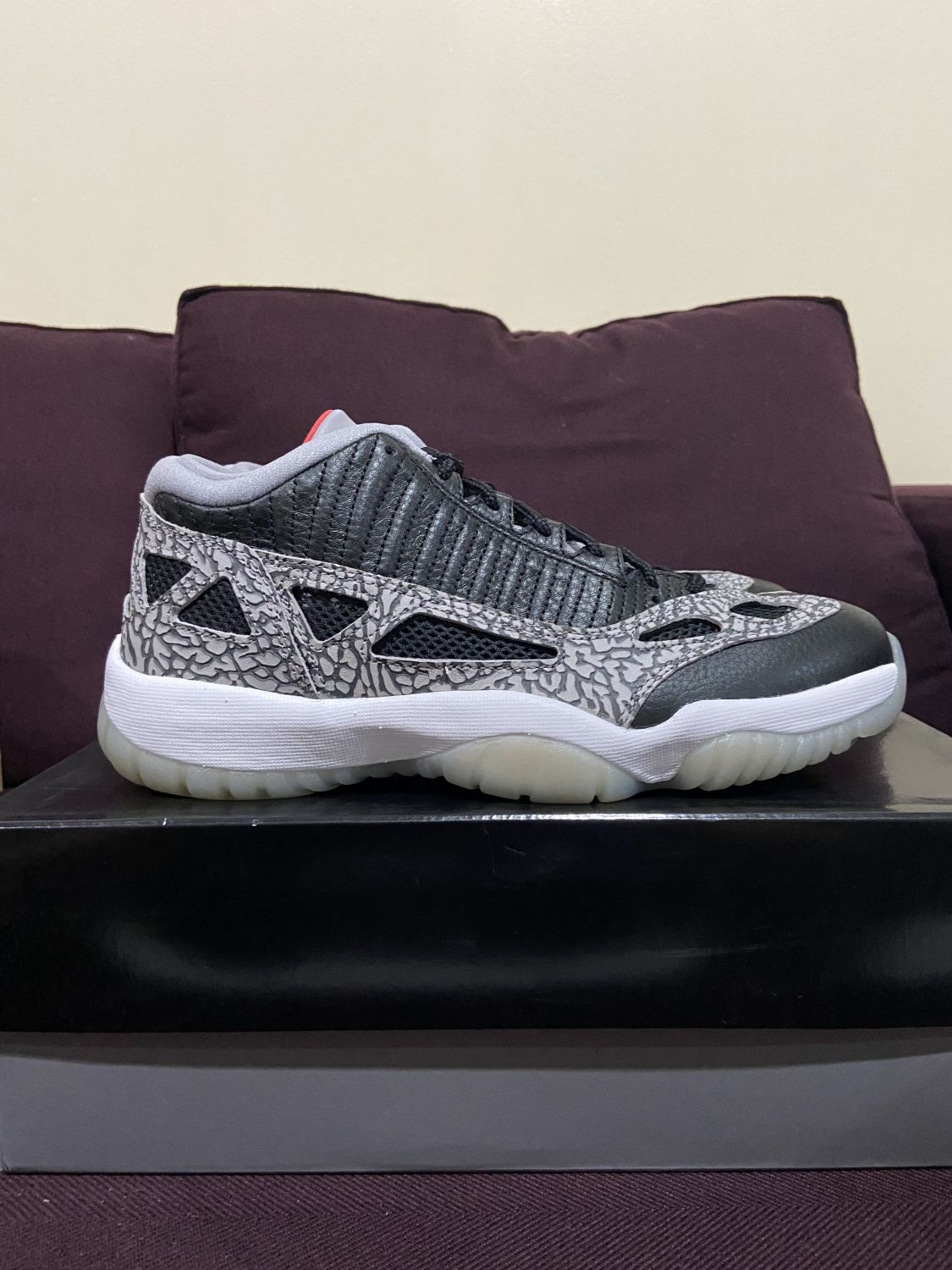 jordan 11 retro low black cement