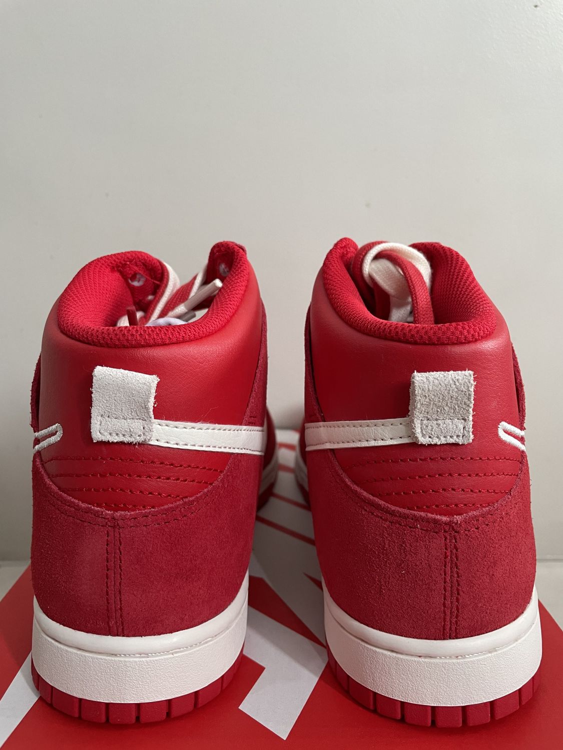nike dunk high first use red