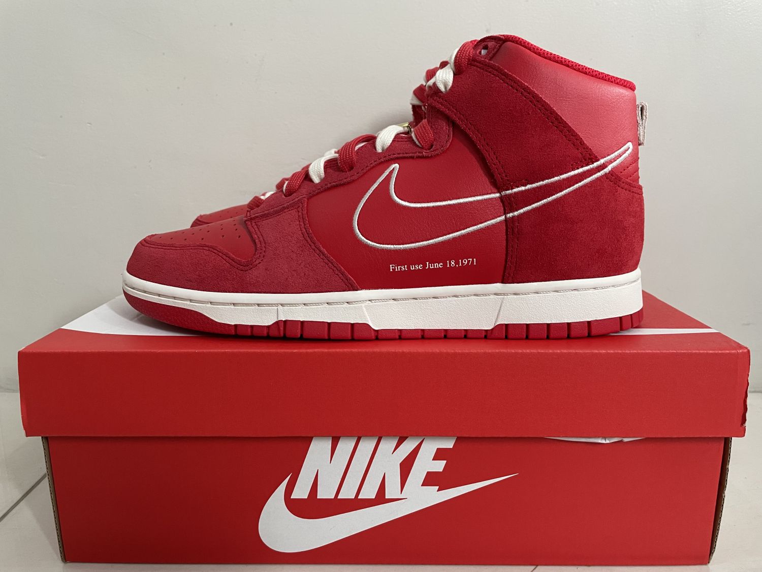 dunk high se first use red
