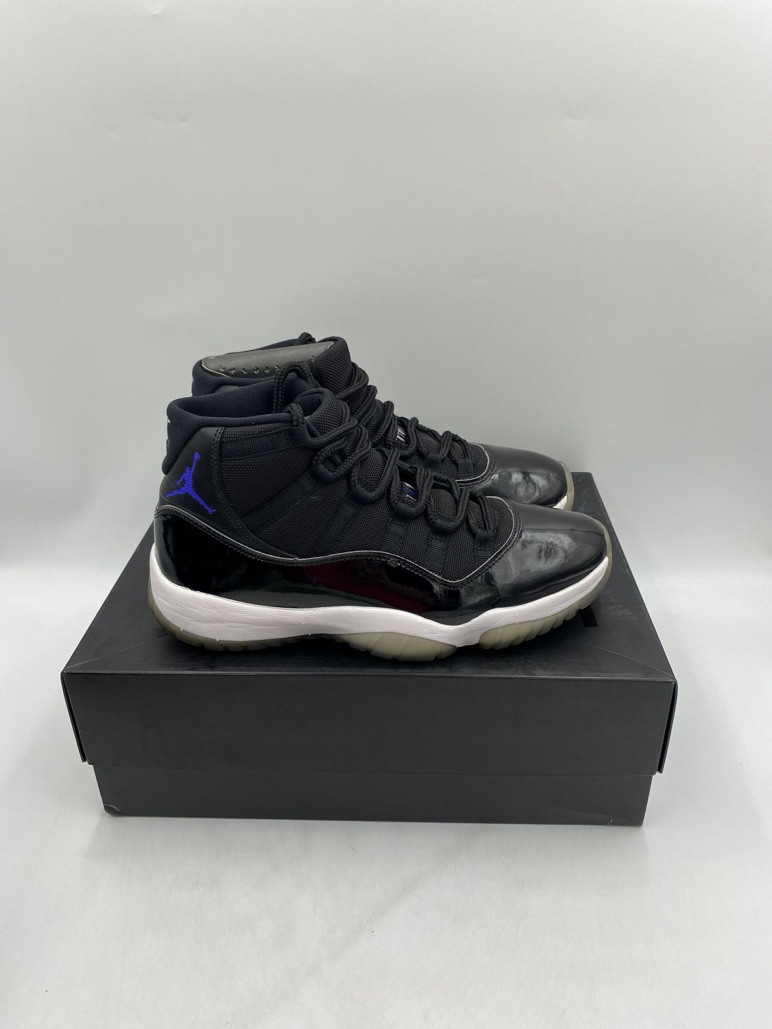 Jordan 11 clearance space jam used