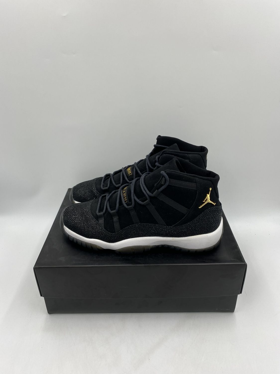 Air jordan retro 11 hotsell heiress black