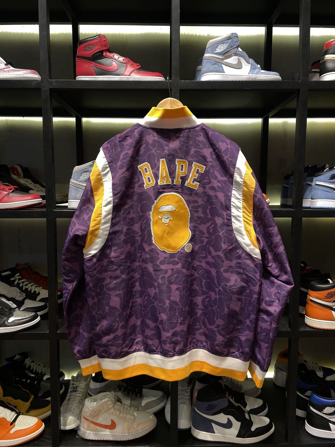 BAPE x Lakers 