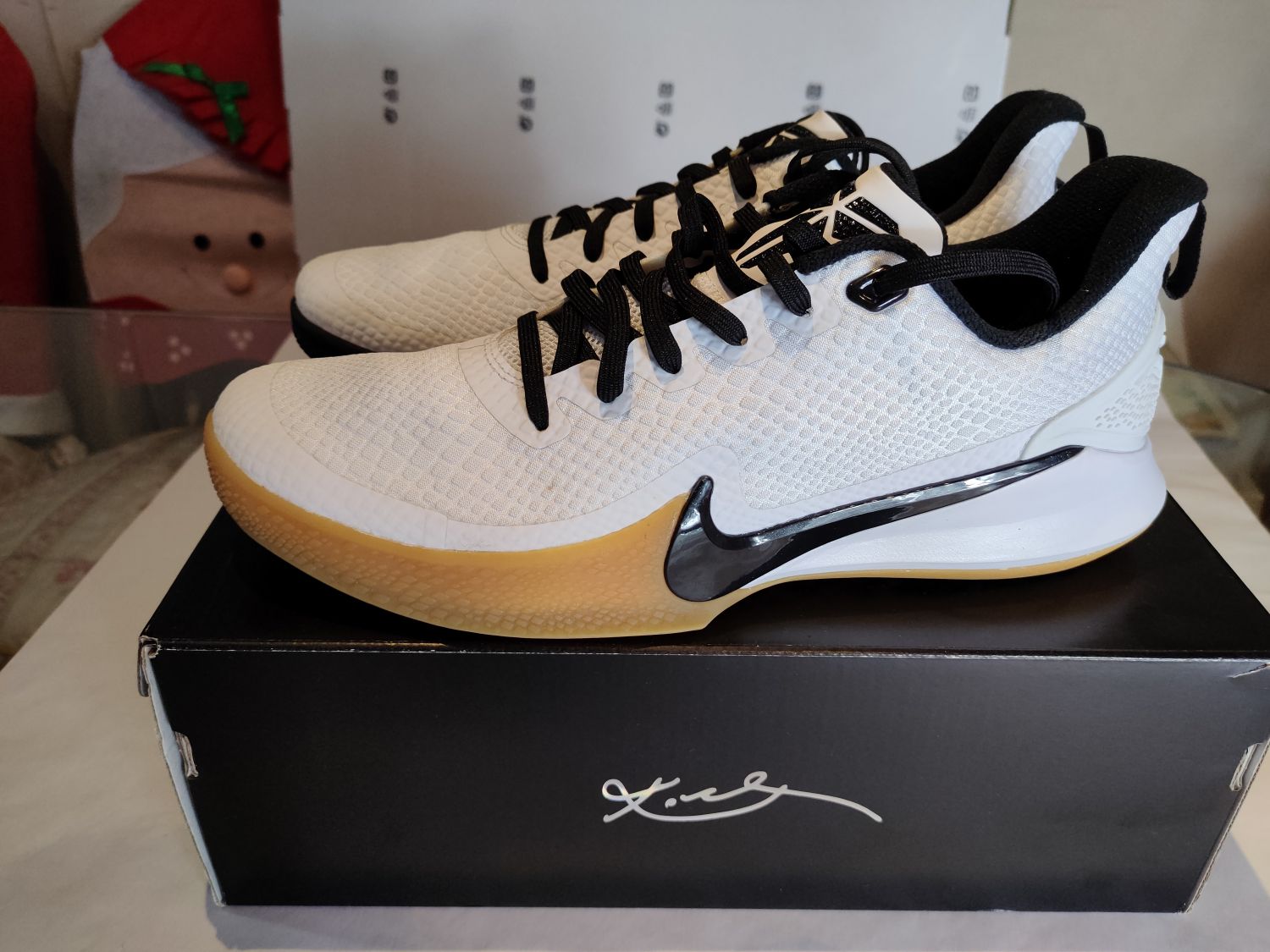 Nike kobe mamba focus white gum best sale