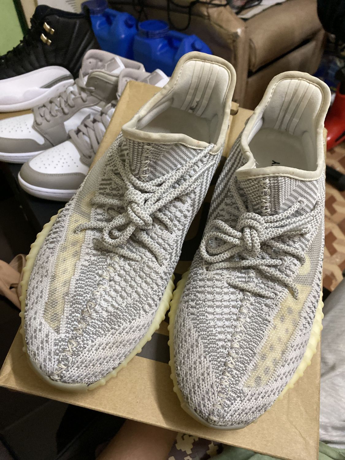 Yeezy 350 2025 static retail