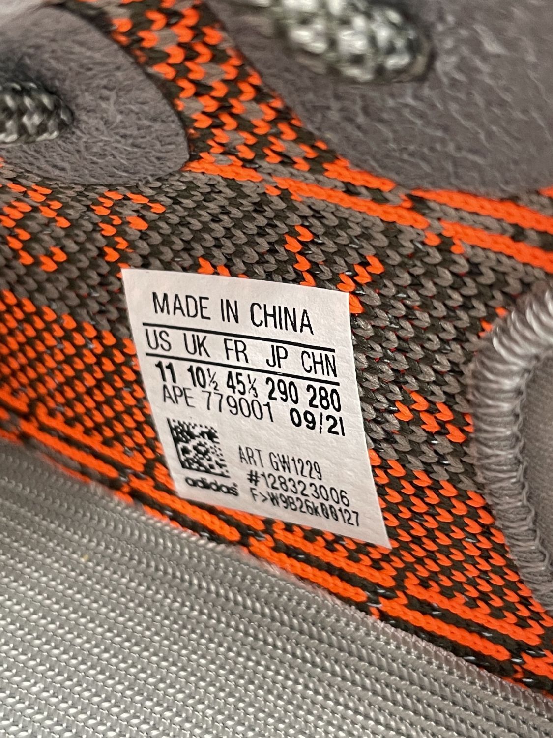 Yeezy v2 beluga size tag online
