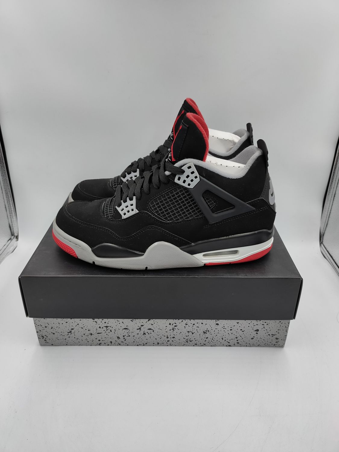 Air jordan 4 bred hotsell size 7