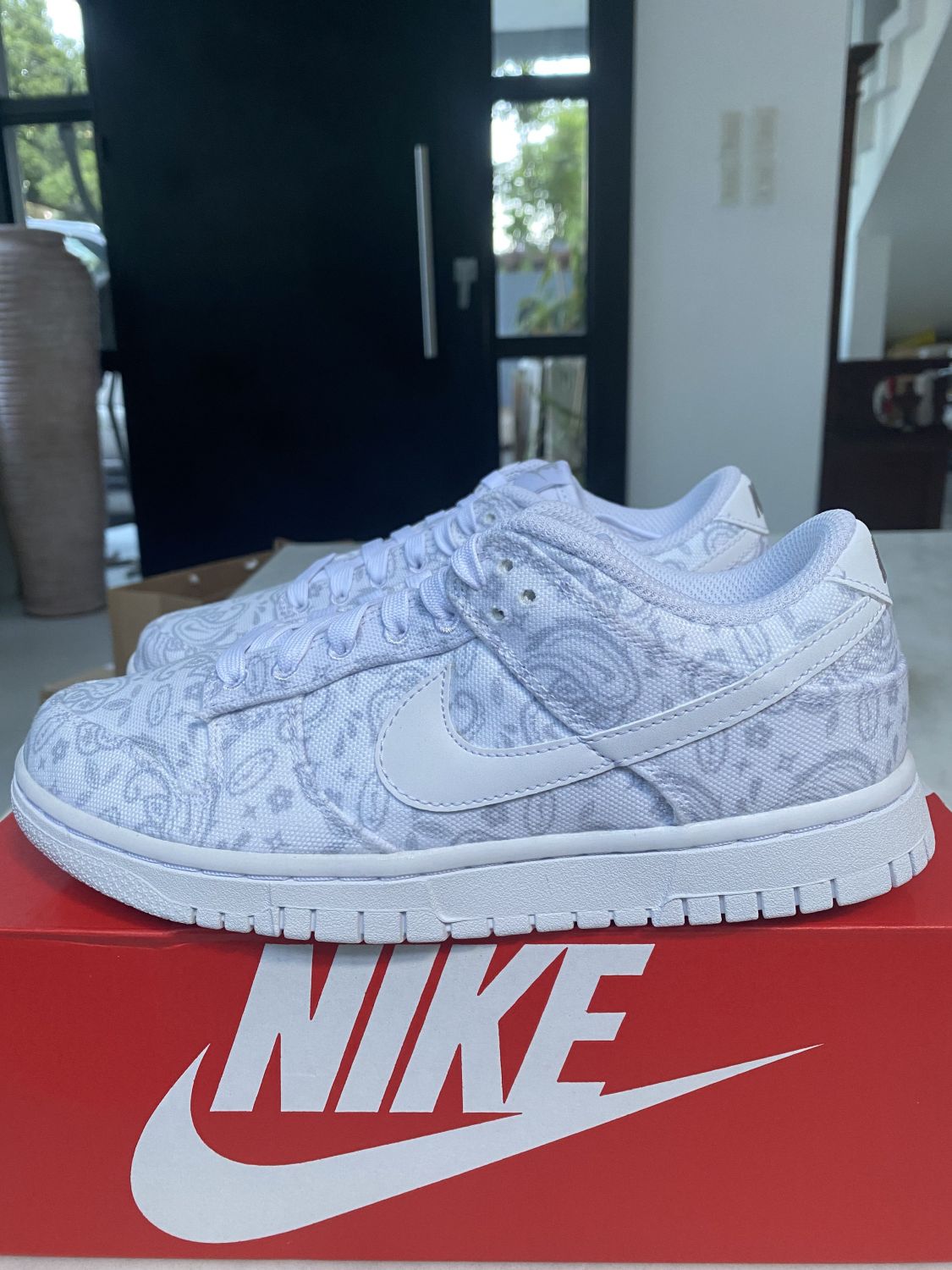 nike dunk white paisley