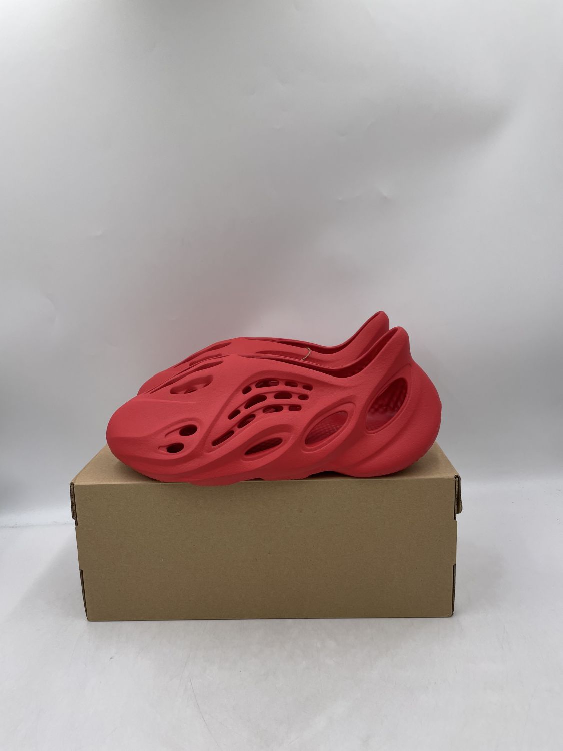 Yeezy crocs online red