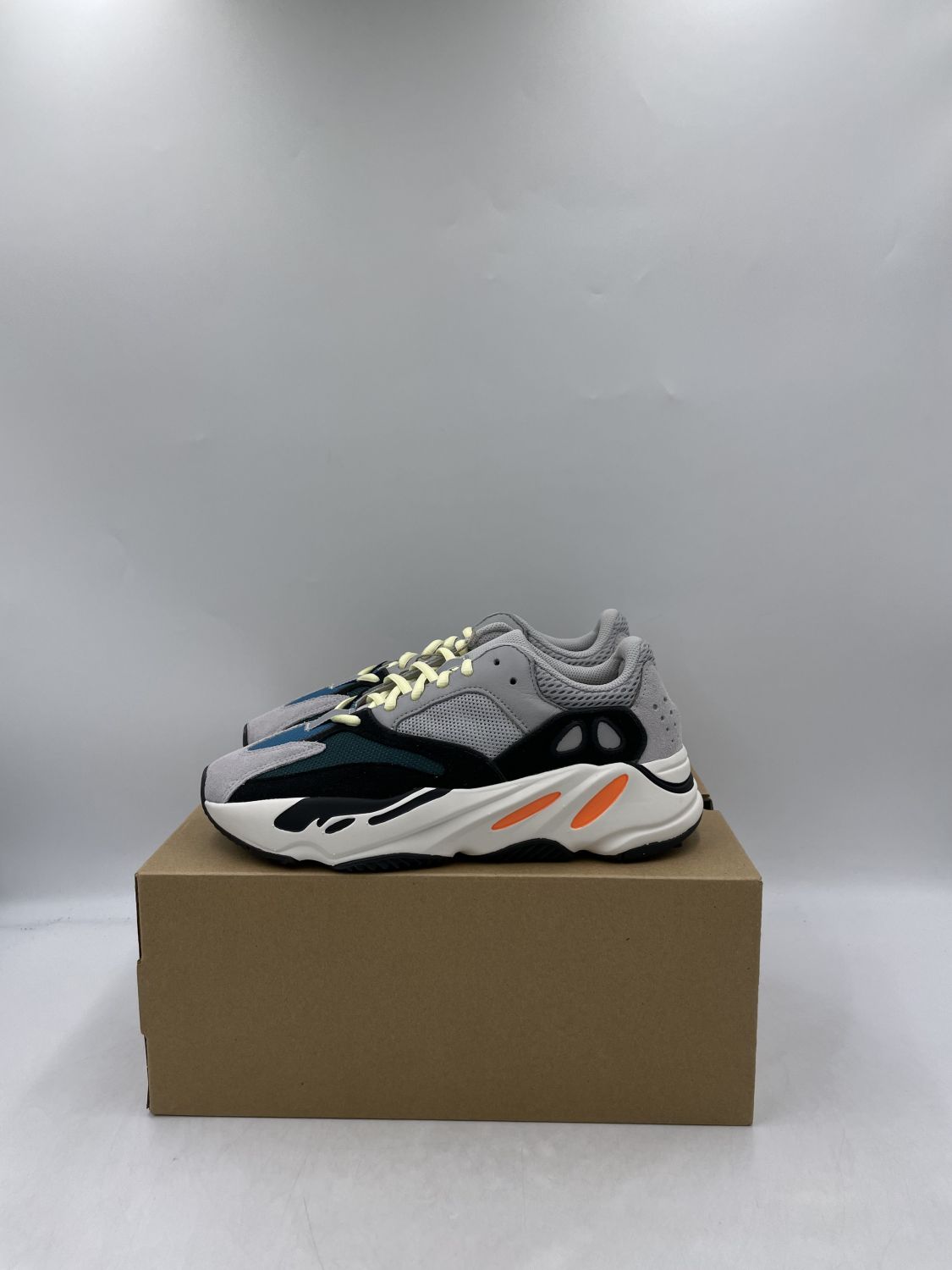 Adidas yeezy 700 wave runner 94 hotsell