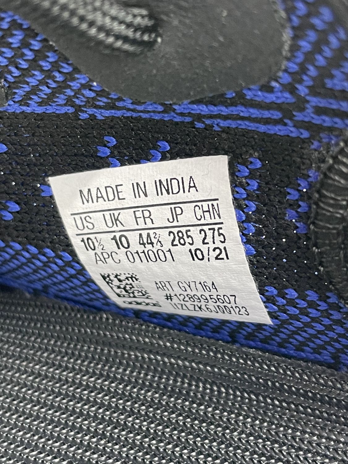 Yeezy boost 350 v2 oreo size tag top